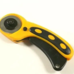 Cutter Rueda Black Jack O278 Amarillo Y Negro 45mm